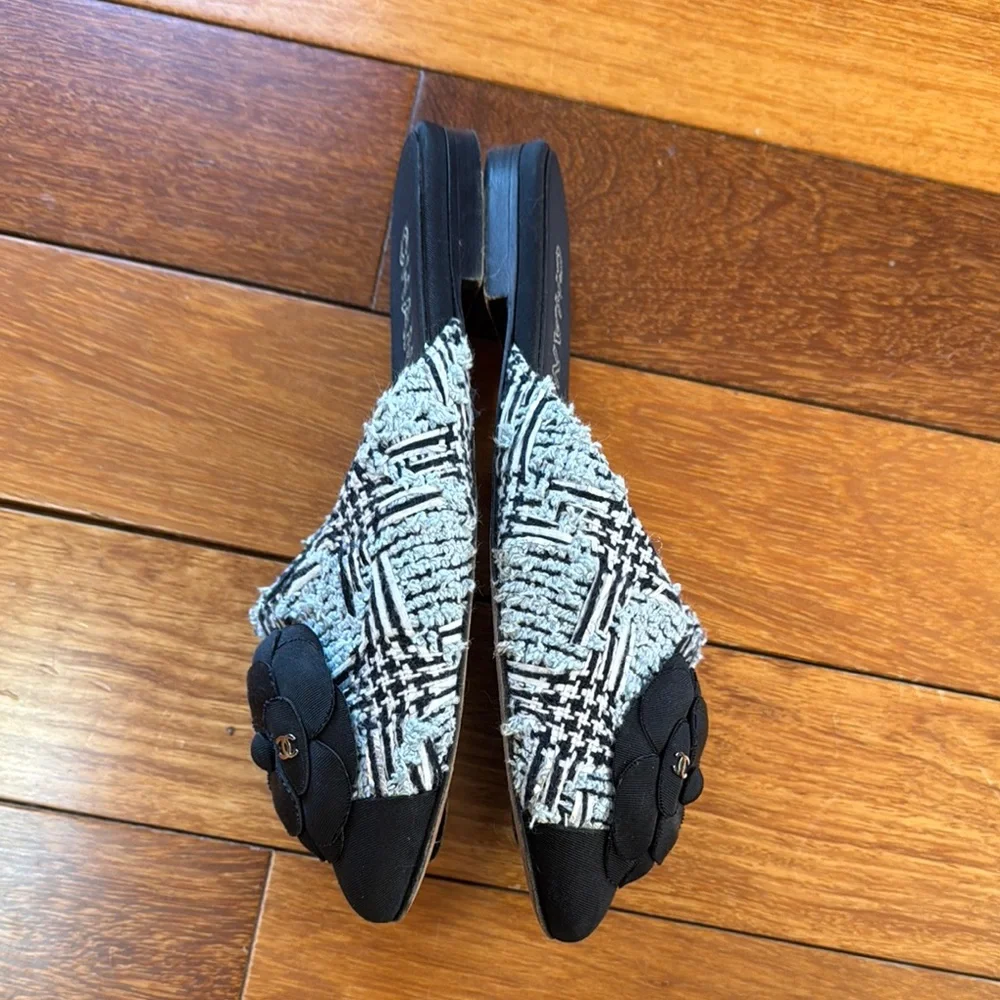 Chanel Tweed Mules with box - Picture 4 of 10